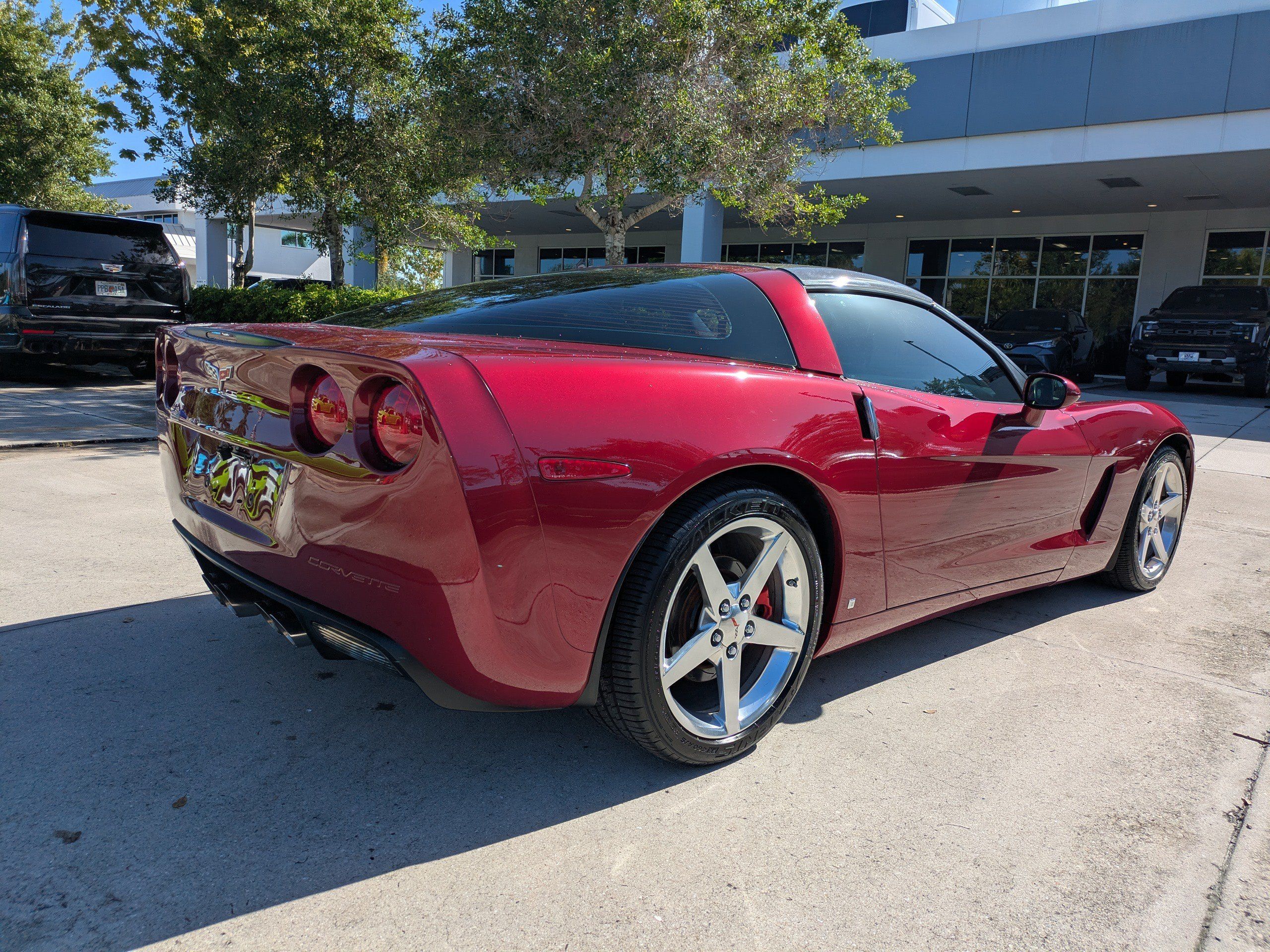 Used 2006 Chevrolet Corvette Coupe w/ Preferred Equipment Group RWD image 4