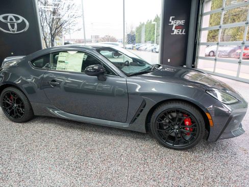 New 2025 Toyota GR86 Premium w/ GR Wheel Package (TMS image 5