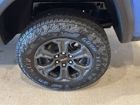 New 2025 GMC Canyon Elevation w/ Convenience Package image 10