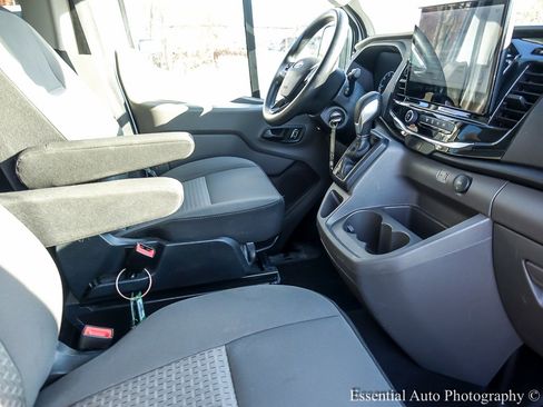 Used 2023 Ford Transit 350 XLT image 24