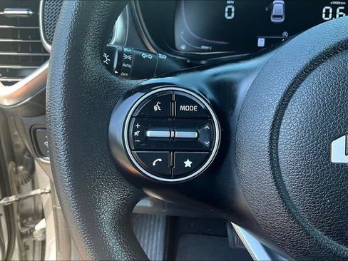 Certified 2023 Kia Soul LX w/ LX Technology Package FWD image 10