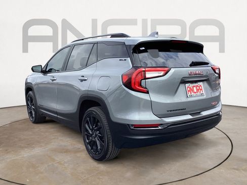 Used 2024 GMC Terrain SLE w/ Elevation Edition image 12
