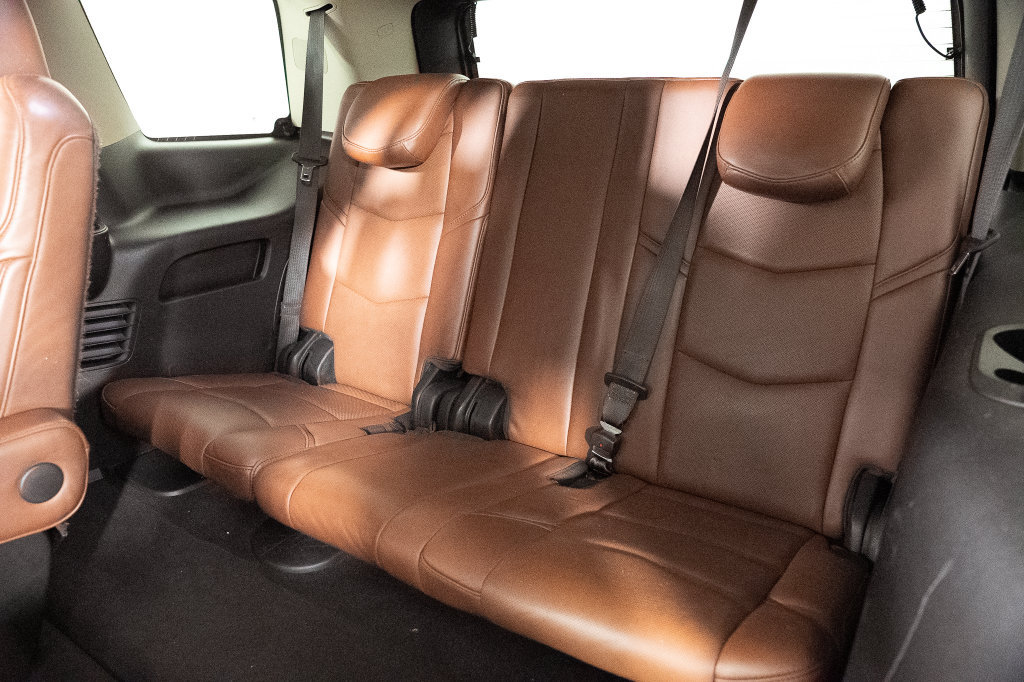 Used 2020 Cadillac Escalade Premium Luxury RWD image 21