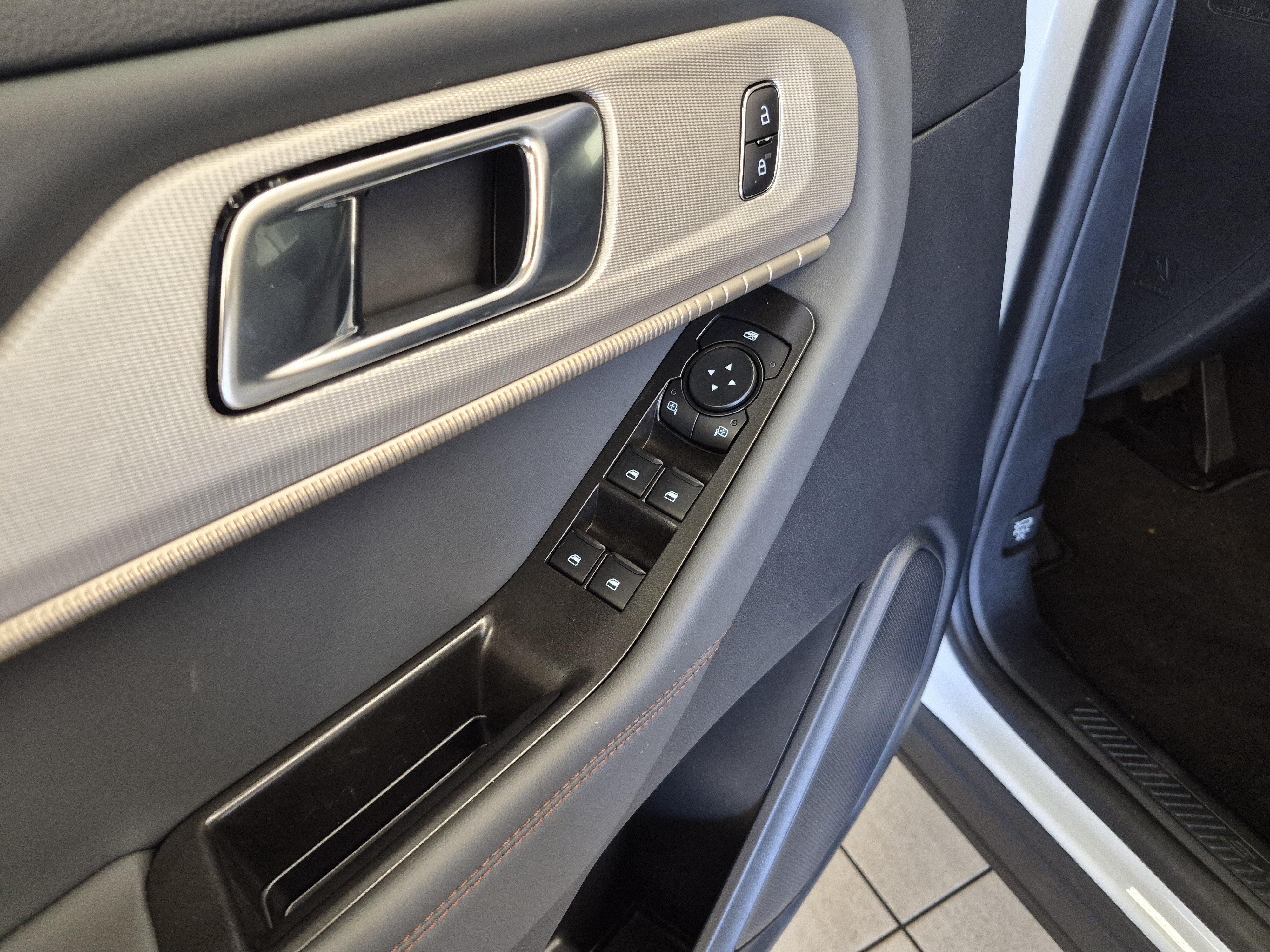 New 2027 Ford Explorer Active w/ Active Comfort Package RWD image 9