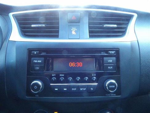 Used 2017 Nissan Sentra S image 18