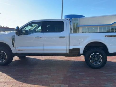 Used 2024 Ford F250 Platinum w/ Tremor Off-Road Package AWD/4WD image 8