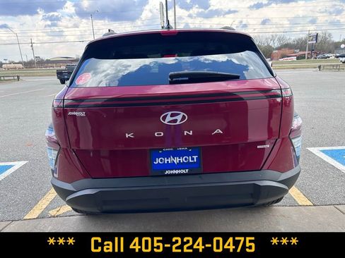 Used 2025 Hyundai Kona SEL image 3