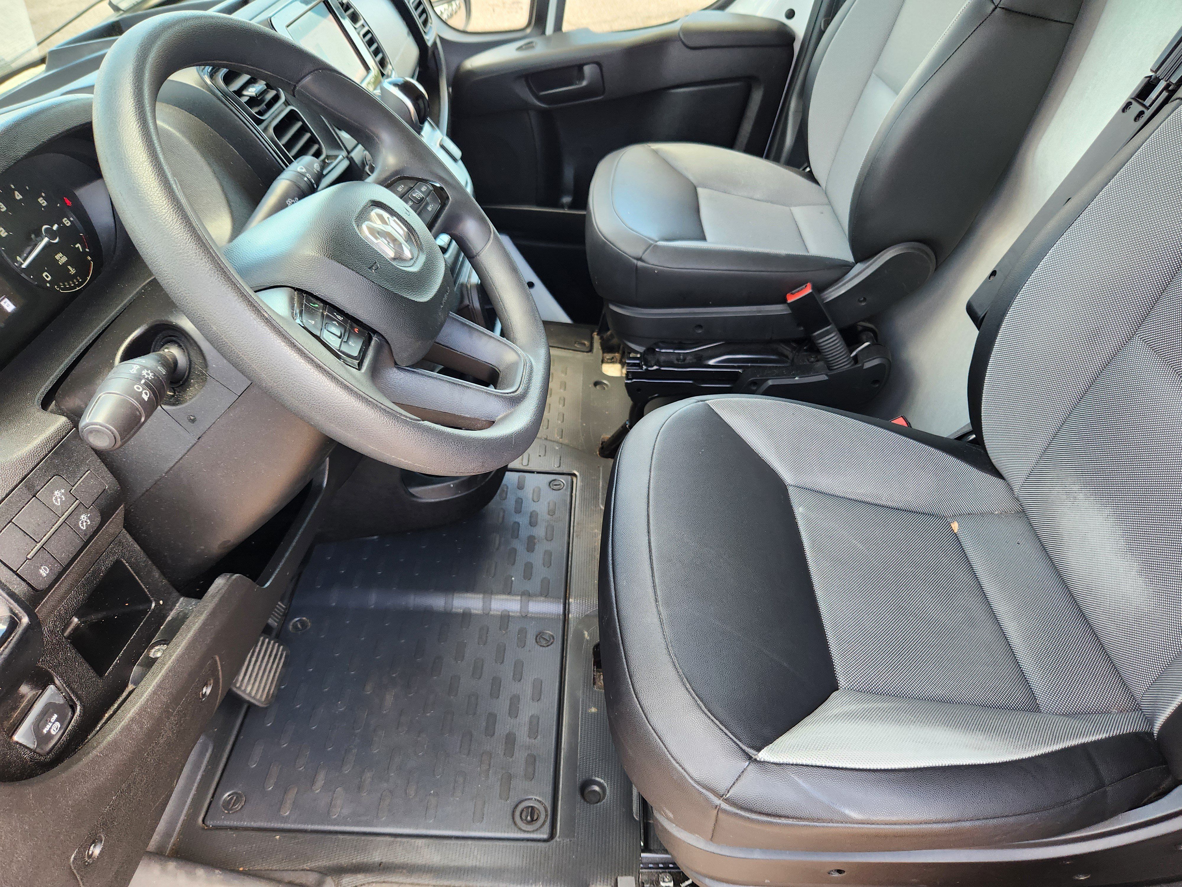 Used 2025 RAM ProMaster 2500 w/ Convenience Group FWD image 9