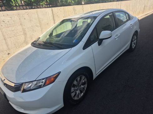 Used 2012 Honda Civic LX image 1
