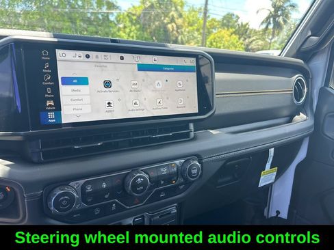 Certified 2025 Jeep Wrangler Unlimited Sahara AWD/4WD image 13