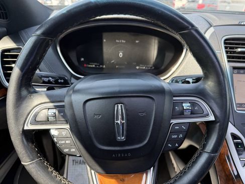 Used 2020 Lincoln Nautilus Reserve FWD image 24