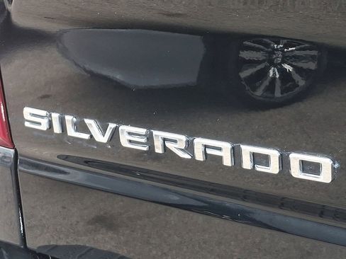 Used 2019 Chevrolet Silverado 1500 High Country w/ Z71 Off-Road Package AWD/4WD image 31