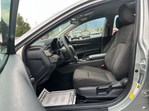 Used 2025 Toyota Camry LE FWD image 11