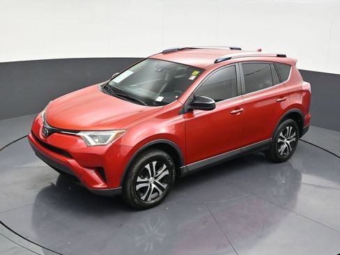 Used 2017 Toyota RAV4 LE image 18