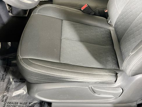 Used 2018 Nissan Titan SV image 18