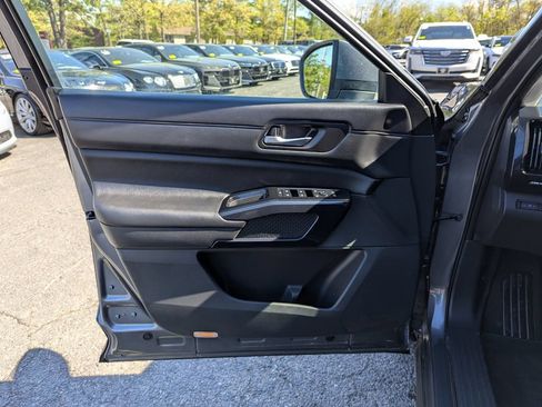 Used 2022 Nissan Pathfinder S AWD/4WD image 11