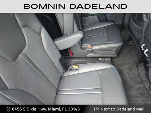 Used 2024 Kia Sorento EX w/ Panoramic Sunroof Package image 13