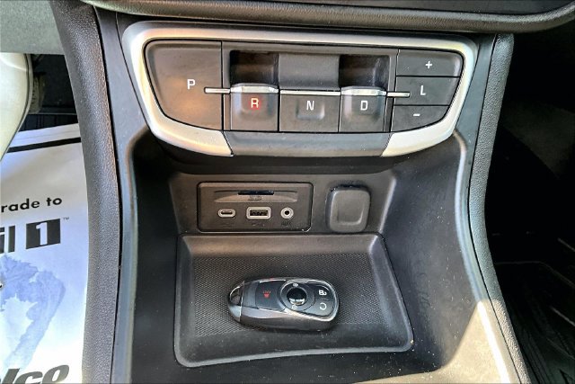 Used 2024 GMC Terrain SLT w/ LPO, Floor Liner Package FWD image 33