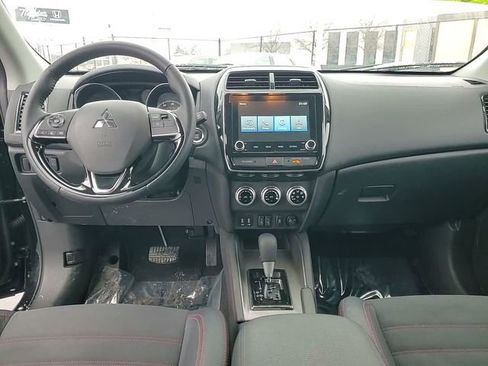 Used 2025 Mitsubishi Outlander Sport AWD image 12