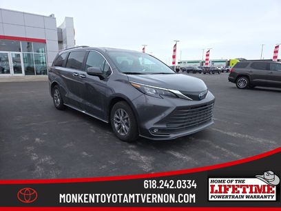 Used 2025 Toyota Sienna XLE