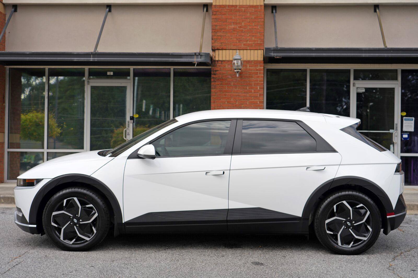 Used 2024 Hyundai Ioniq 5 SEL RWD image 48