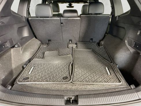 Certified 2024 Volkswagen Tiguan SE R-Line AWD/4WD image 24