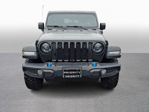 Used 2023 Jeep Wrangler Unlimited w/ Cold Weather Group AWD/4WD image 2