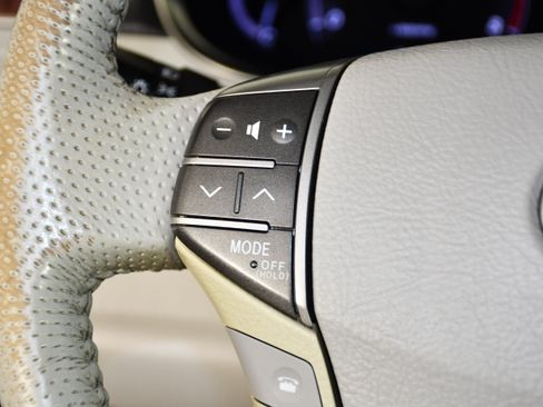 Used 2012 Toyota Avalon Limited FWD image 20