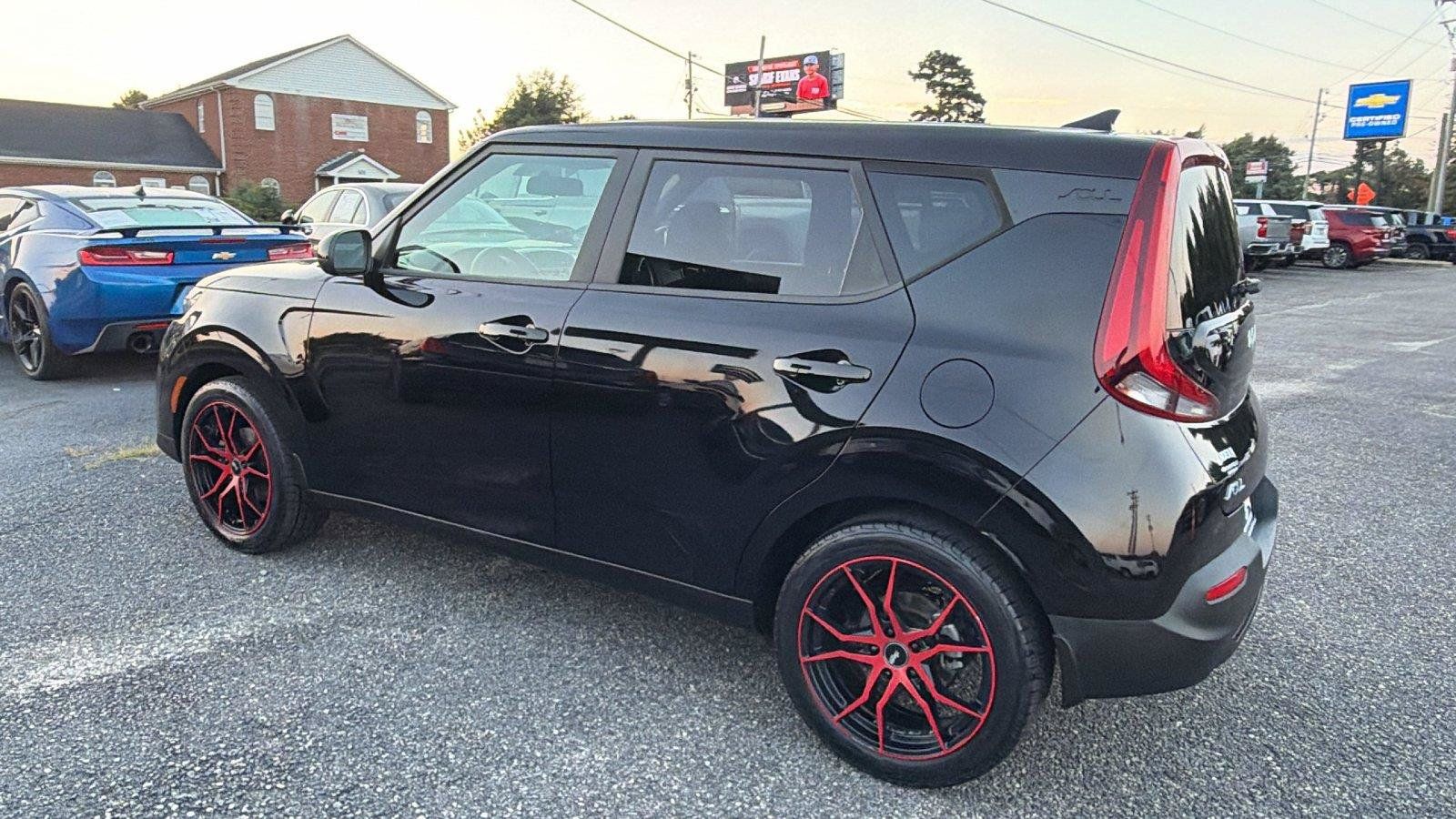 Used 2022 Kia Soul LX FWD image 10