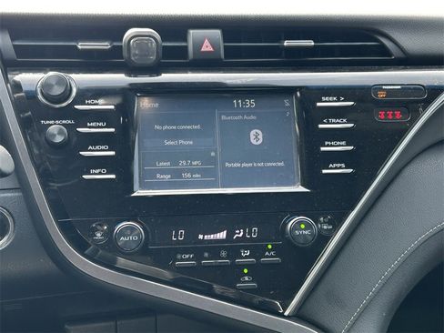 Used 2018 Toyota Camry XSE image 19