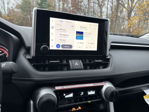 Certified 2025 Toyota RAV4 LE image 18