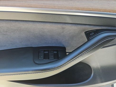 Used 2022 Tesla Model Y Performance AWD/4WD image 23