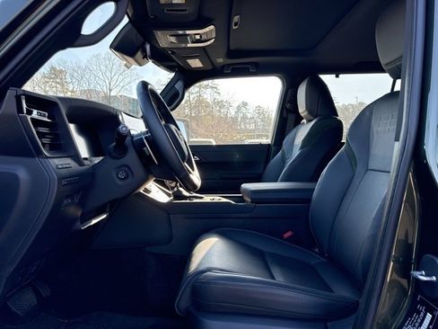 Used 2024 Lexus GX 550 image 8