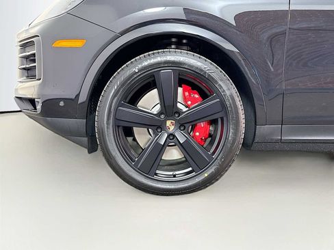New 2026 Porsche Cayenne S image 24