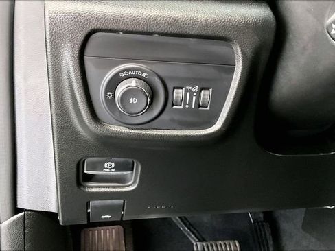 Used 2024 Jeep Grand Cherokee Limited AWD/4WD image 39