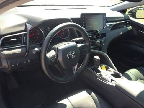 Used 2021 Toyota Camry XSE image 12