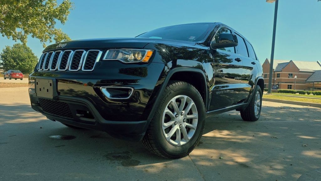 Used 2021 Jeep Grand Cherokee Laredo AWD/4WD image 8