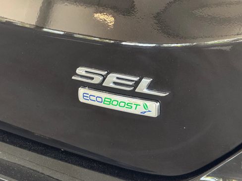 Used 2019 Ford Edge SEL w/ Equipment Group 201A FWD image 13