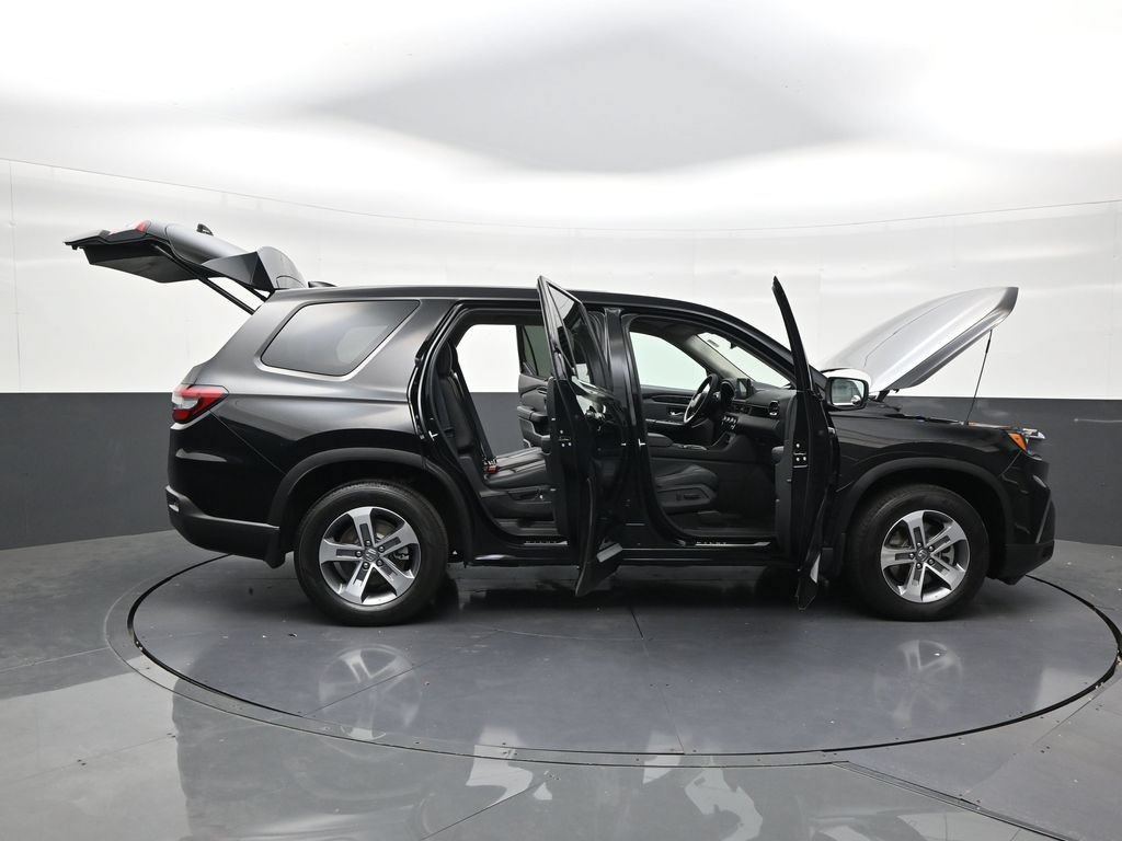 Used 2025 Honda Pilot EX-L image 29