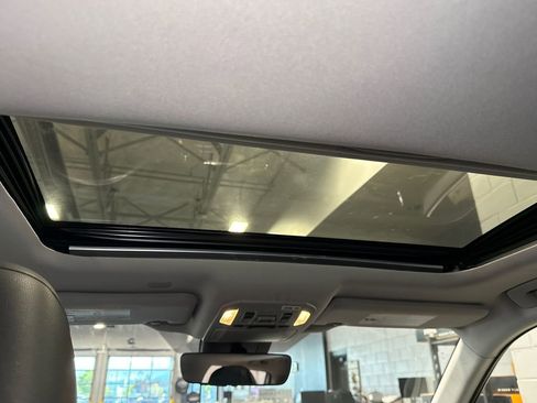 Used 2020 Toyota Highlander Limited image 13