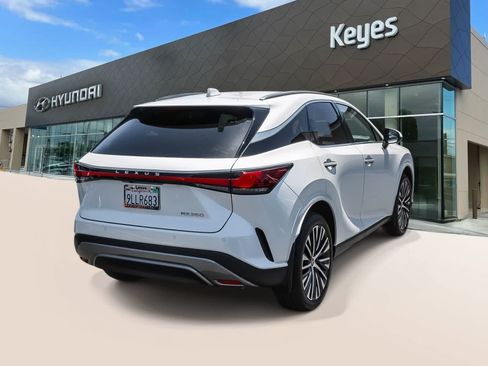 Used 2024 Lexus RX 350 Premium Plus w/ Cold Area Package FWD image 4
