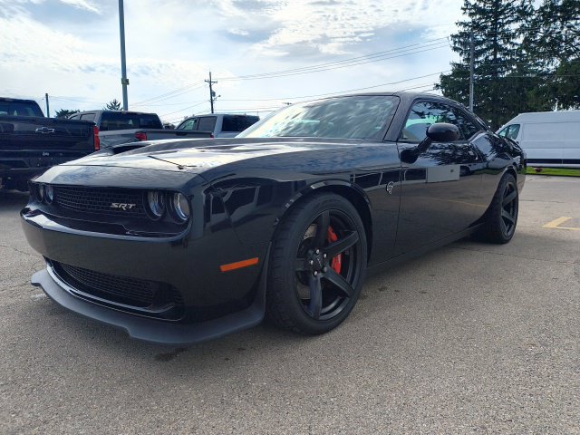Used 2017 Dodge Challenger SRT Hellcat RWD image 6