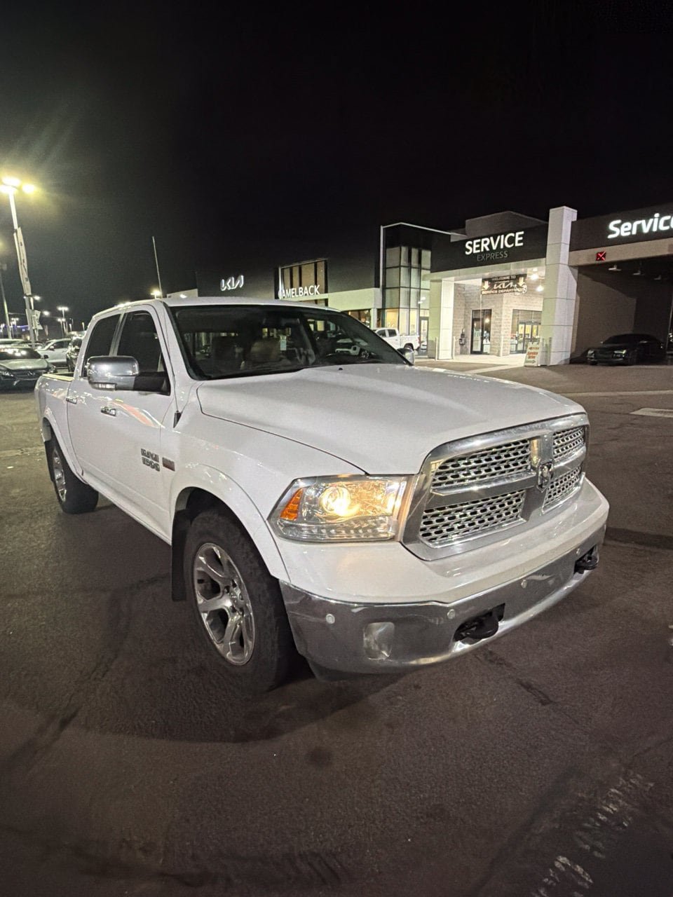 Used 2015 RAM 1500 Laramie w/ Convenience Group AWD/4WD image 3