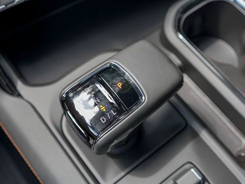 New 2026 GMC Sierra 1500 AT4 w/ AT4 Premium Package AWD/4WD image 14