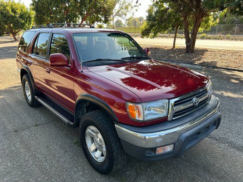 Used 2000 Toyota 4Runner SR5 w/ Upgrade Value Pkg 2 AWD/4WD image 10