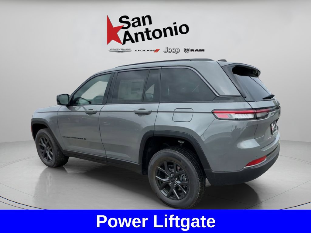 New 2027 Jeep Grand Cherokee Altitude RWD image 10