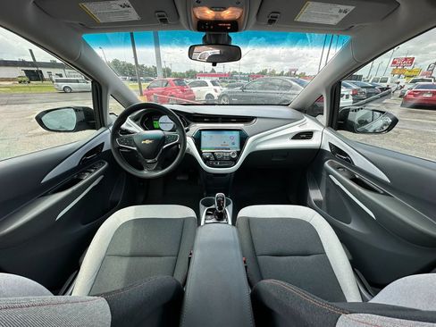 Used 2021 Chevrolet Bolt LT FWD image 2