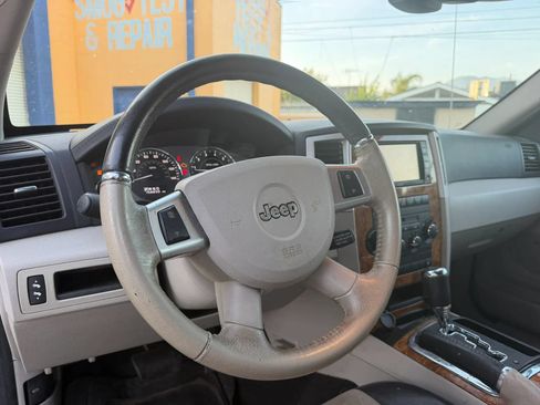 Used 2010 Jeep Grand Cherokee Limited w/ Trailer Tow Group IV RWD image 8