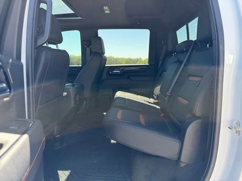 Used 2025 GMC Sierra 2500 AT4 w/ AT4 Premium Plus Package image 12