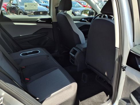 Certified 2024 Volkswagen Taos S FWD image 23